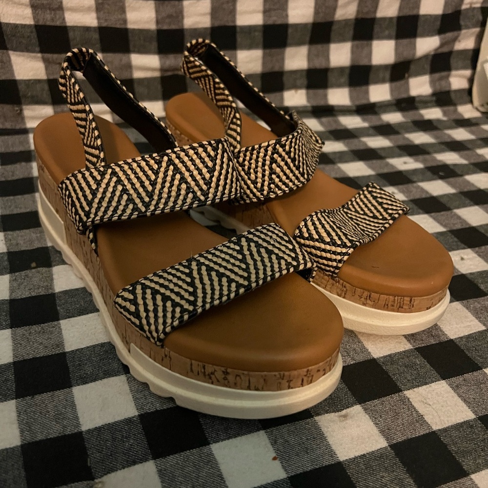 Madden Girl Wedges